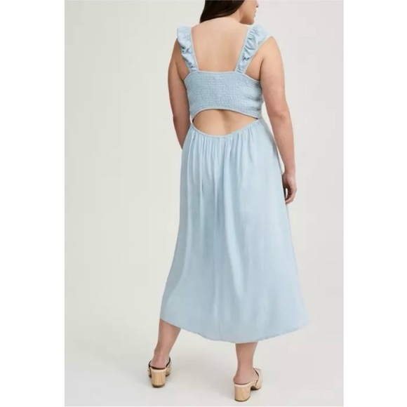 Torrid Midi Wash Chambray Ruched Front Dress Light Blue Size 1X NWT - Picture 2 of 9